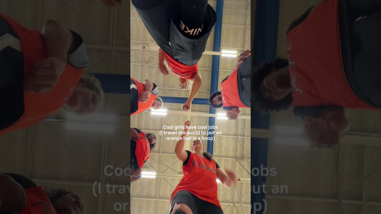 The BEST JOB?!?🏀💖 #wbb # #basketball #womeninsports