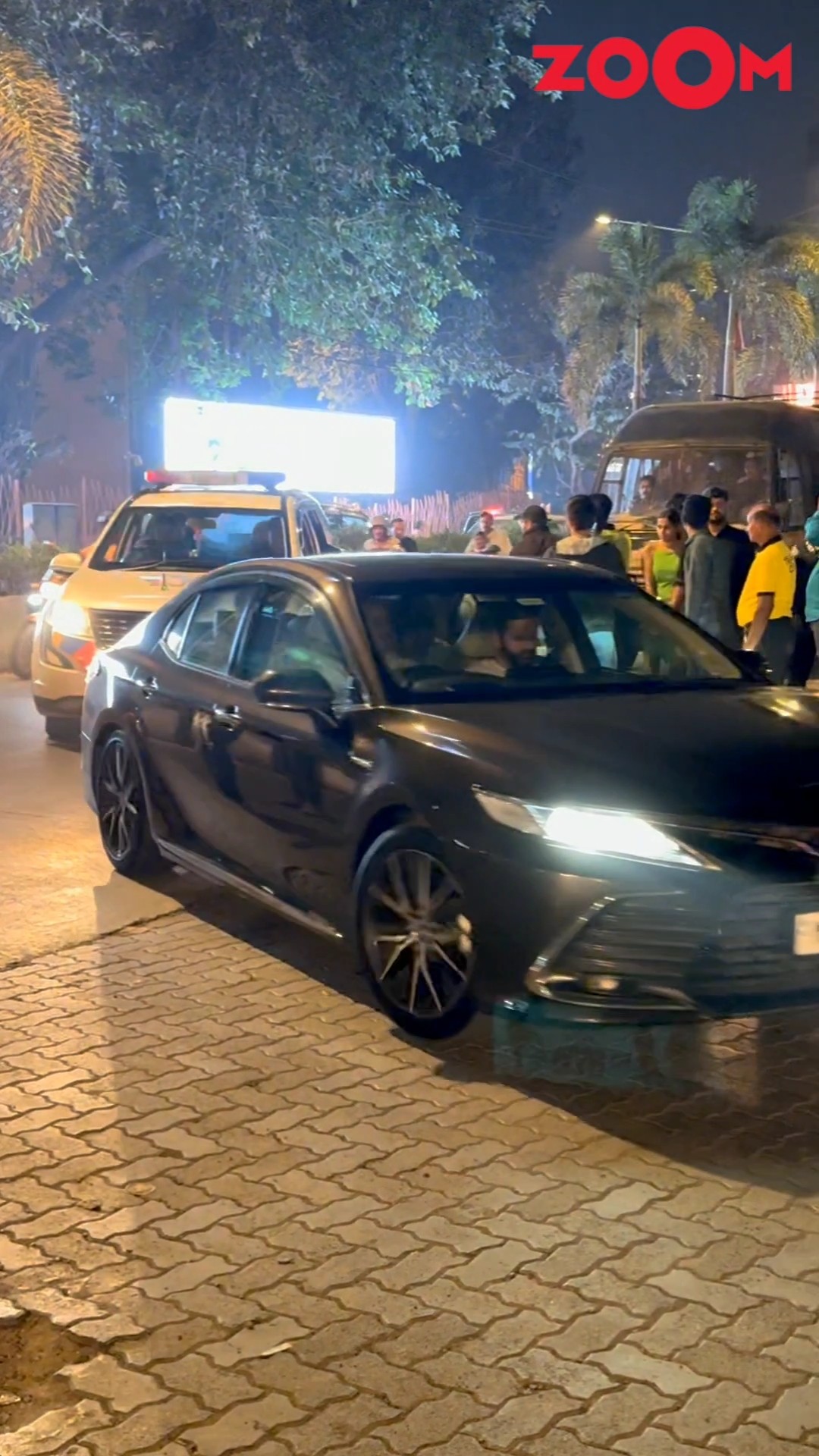 Isha Ambani's husband Anand Piramal arrive at an event with heavy security #shorts #anandpiramal