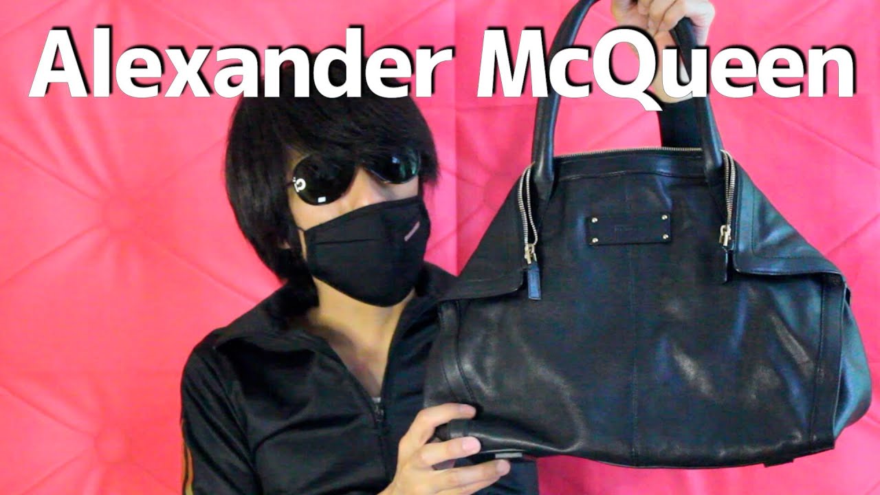 Alexander McQueen De Manta tote bag - YouTube
