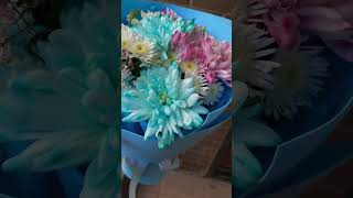 Яркий бюджетный букетик с хризантемами #flower #букет #одинцово #цветы