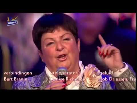 De11devande11de 2015 - Beppie Kraft - Heer speulde accordeon carnaval de quebec