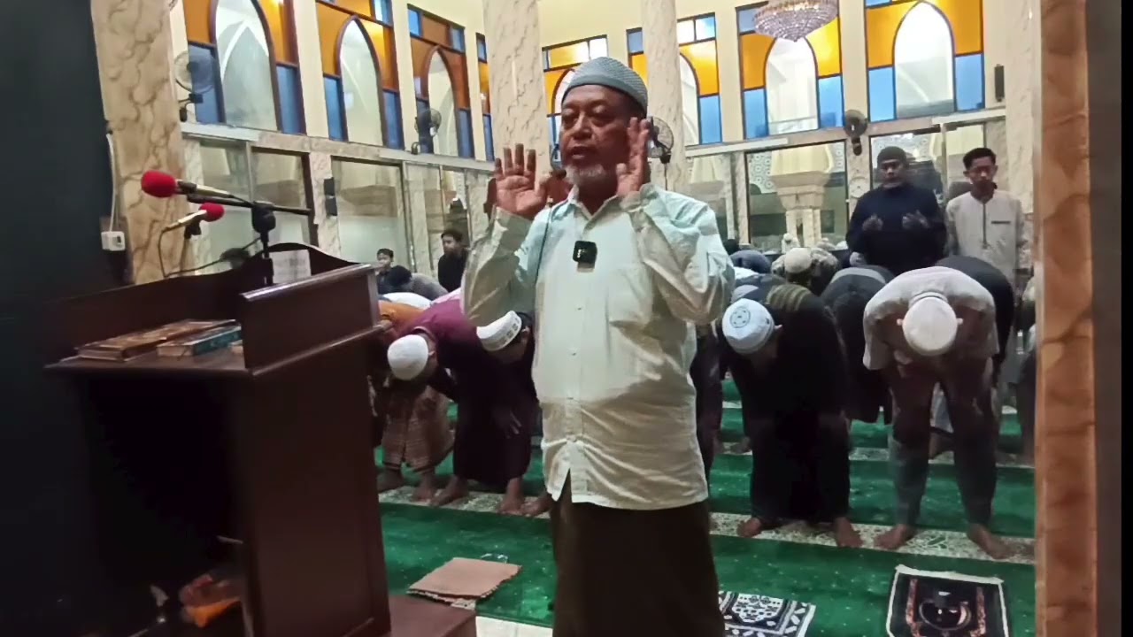 Sholat Subuh berjamaah Masjid Babussalam Probolinggo (imam : ustadz H. Tri Byantoro)