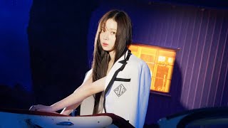 머리 잘랐어요 💇🏻‍♀️ 기분전환으로🫢 | WINTER VOGUE Photoshoot Behind