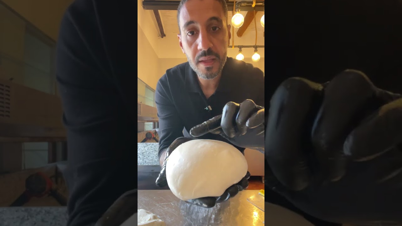 طريقه لف وقفل وتقطيع عجين البيتزا والفوكاتشا والخبز الايطاليه