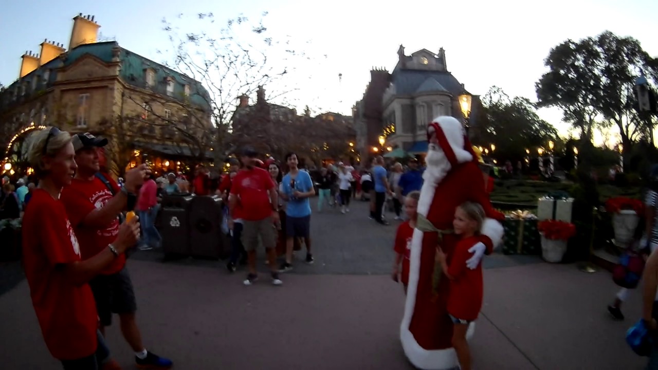 Pere Noel in the France Pavilion of World Showcase @ EPCOT ...