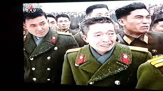 김정일 사망때 연길호텔방 TV 평양방송 찍은거 우는 모습 모음