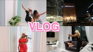 VLOG : GIRL’S WEEKEND AWAY TRIP | FRIENDCATION + APARTMENT TOUR | ONA OLIPHANT