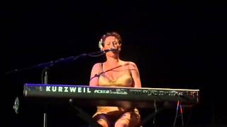 Chandelier- Amanda Palmer LIVE @ The Columbus Theatre (Sia cover)