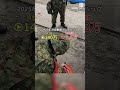 #2025年を振り返ろう #注目動画プレイバック 80年後も終わらない戦争 沖縄で不発弾処理 をする陸自隊員 #毎日新聞