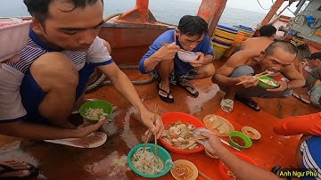 Anh Ngư Phủ | Bữa Cơm Trên Ghe • Tôm Tái Chanh và Canh Chua Cá Mập