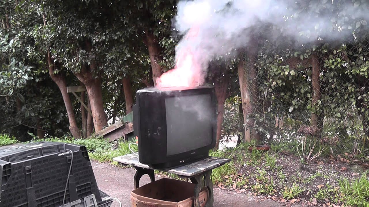 Working CRT - TV smoking and on fire - YouTube