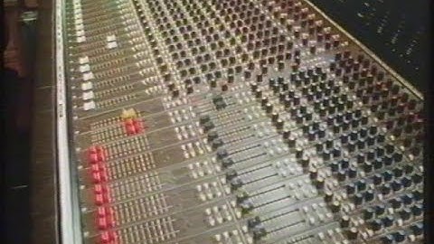 Musical synthesizers - Dave Lawson 1987