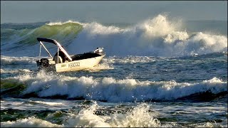 Another Gnarly Bar episode. Granite Express and Trekka 2 crossing the Noosa Bar this morning.