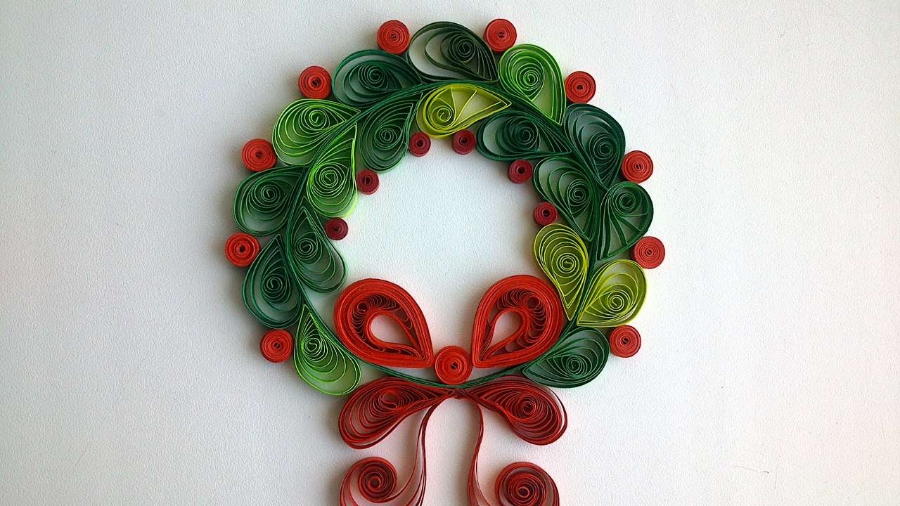Introduction to Paper Quilling: Christmas Wreath - Red Ted Art