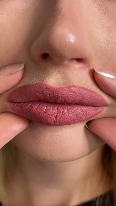 Как правильно красить губы 👄 #помада #макияж #губы #каккраситьгубы # ...