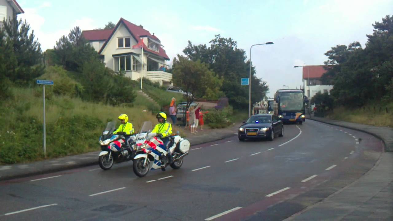 Oranje geland in amsterdam op weg naar hotel huis ter duin ...