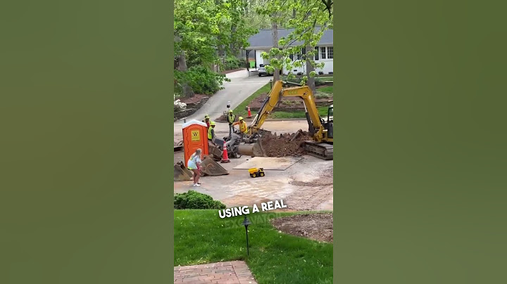 These construction workers made this little boy’s day ❤️