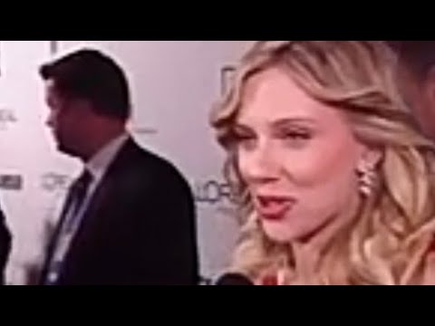 Vídeo: Els paparazzi van capturar la vergonya de Scarlett Johansson a causa de les malles