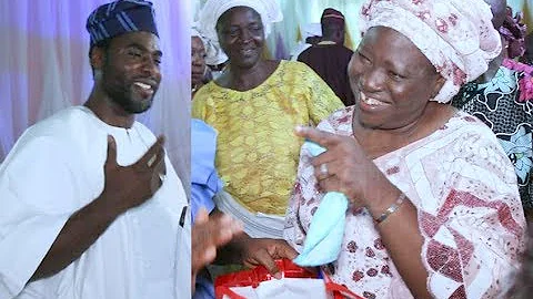 Ibrahim Chatta,Others Popular Actors Dance & Shower Money On Tayo Adeleye's Mom On Her Birthday