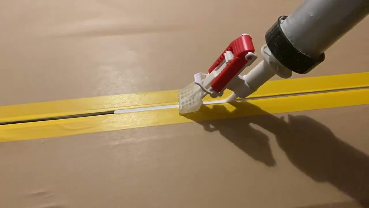 Top Caulk Applicator is also suitable for a sausage gun.