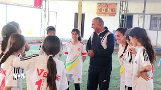 Keça Kurd Eyenda Dixwaze Bibe Lehenga Futbolê