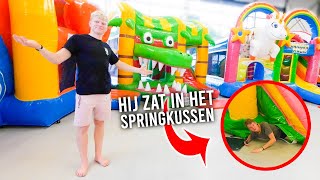 VERSTOPPERTJE IN MEGA SPRINGKUSSEN HAL! *super groot*