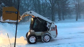 Bobcat S160 Snow pusher
