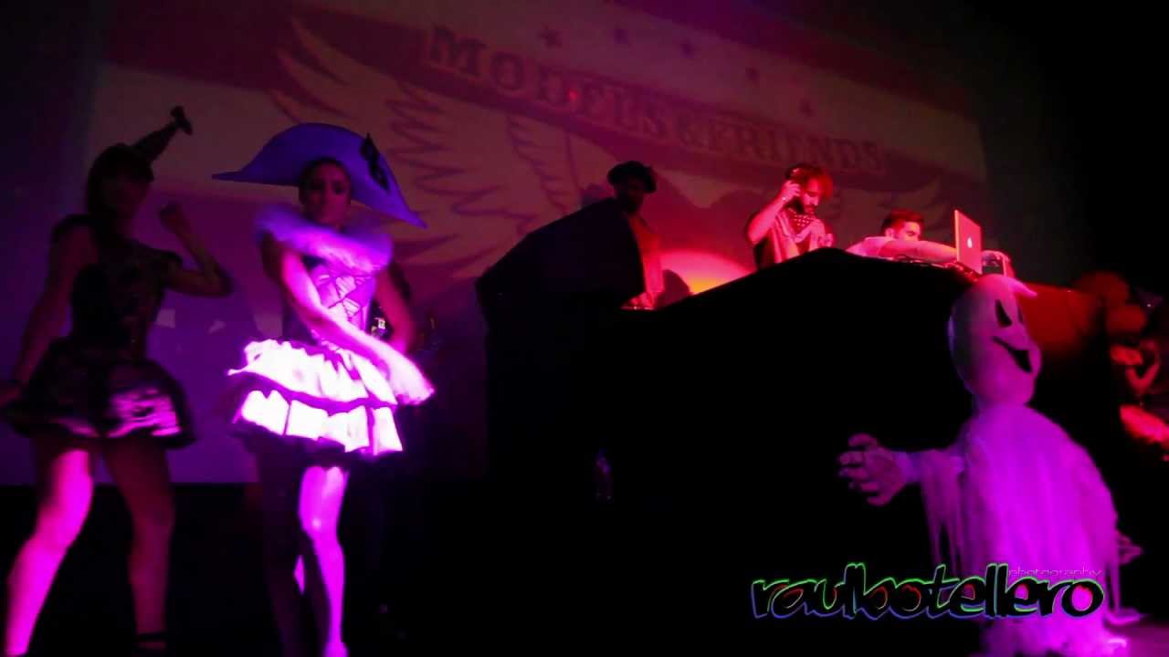 Theatrix-Models&Friends_v1.mov