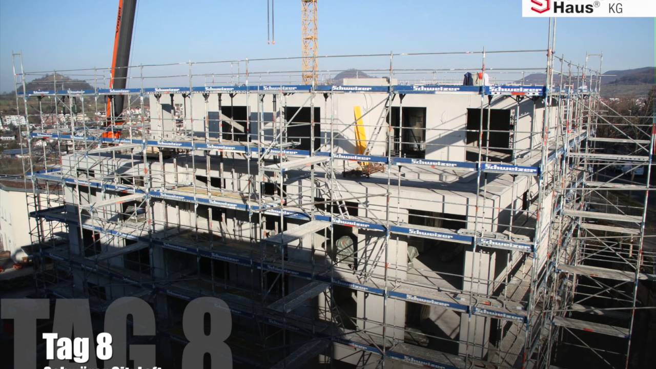 Montage Mehrfamilienhaus von SchwörerHaus