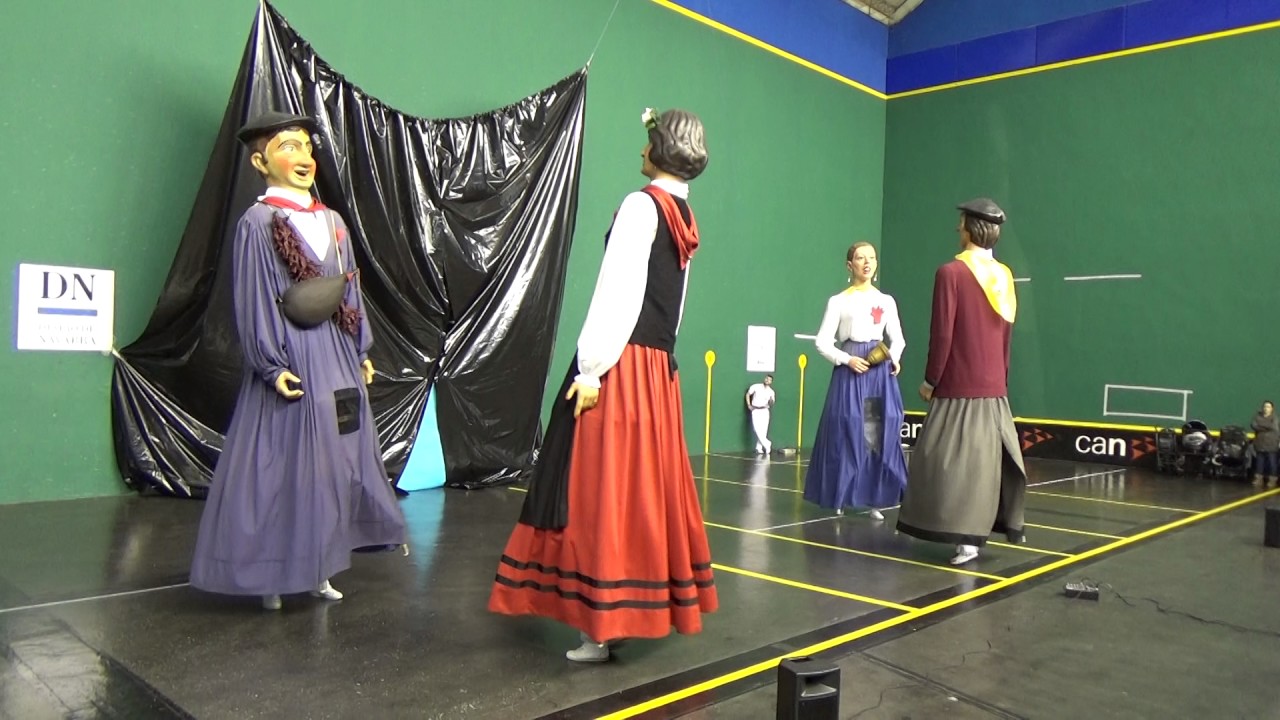 PRESENTACIÓN DE LOS NUEVOS GIGANTES DE LA COMPARSA DE GIGANTES Y CABEZUDOS DE LODOSA-(NAVARRA)