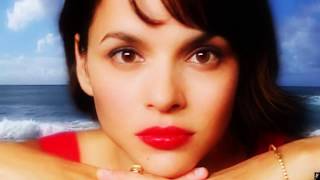 Norah Jones — It's A Wonderful Time For Love