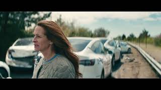 Leave The World Behind (2023)  - Teslas crashing