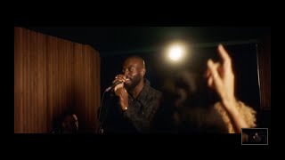 Vignette de la vidéo "Kwaku Asante -  Feel Something (Official Video)"