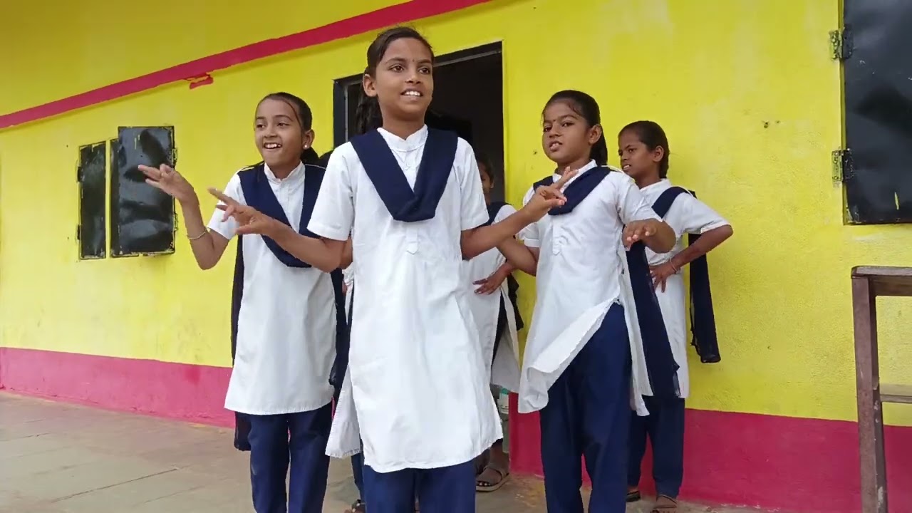 Nach Re Mora(नाच रे मोरा)super hit Marathi Balgeet with students