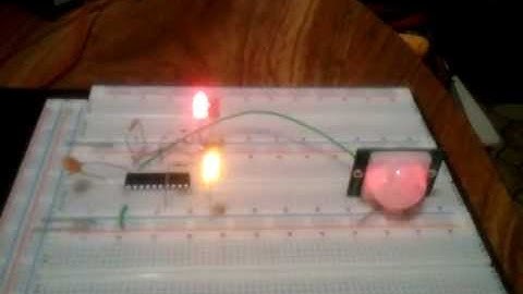 PIC 16f690 and Parallax PIR (Rev B)