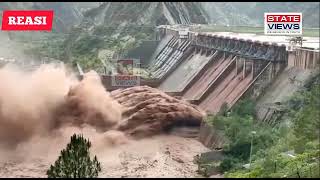 Flushing in Salal Dam ||  Water being released from NHPC Salal Dam. Stay away from Chenab river
