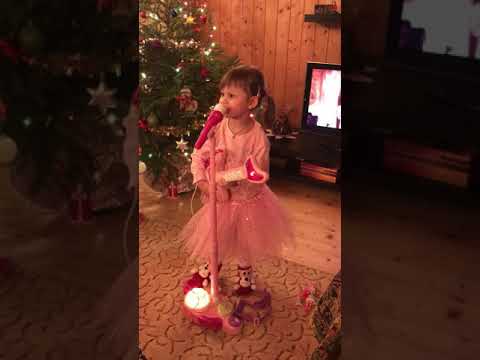 Маленькая рок звезда) Василиса и гитара. Подарки на Новый год ! Рок звезда 2018 Маленькая рок звезда) Василиса и гитара. Подарки на Новый год ! Рок звезда 2018