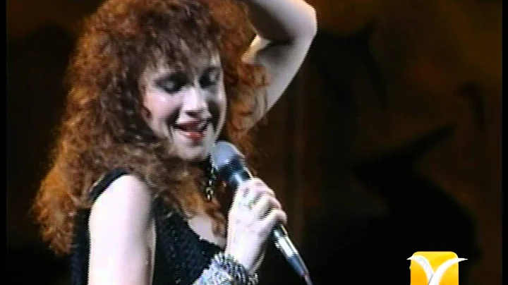 Andrea Robinson, Crowd Me With Love, Festival de V...