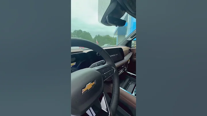 The mocha leather on this 2025 Tahoe High Country is THAT. GIRL. 💅🏻✨💁🏻‍♀️