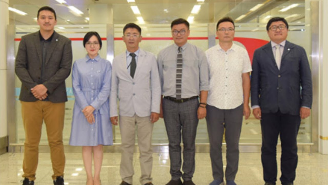 Прибытие делегаций и делегатов организаций по изучению идей чучхе