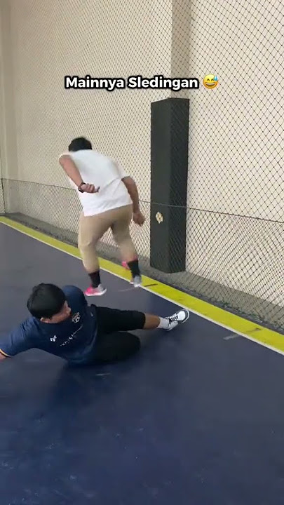 Ketika anak sepakbola main futsal #futsal #indonesia #viralvideo