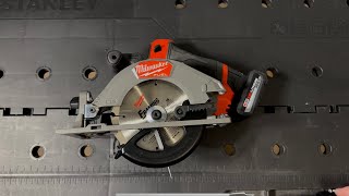 видео: Распаковка циркулярной пилы Milwaukee M12 картинка: Распаковка циркулярной пилы Milwaukee M12