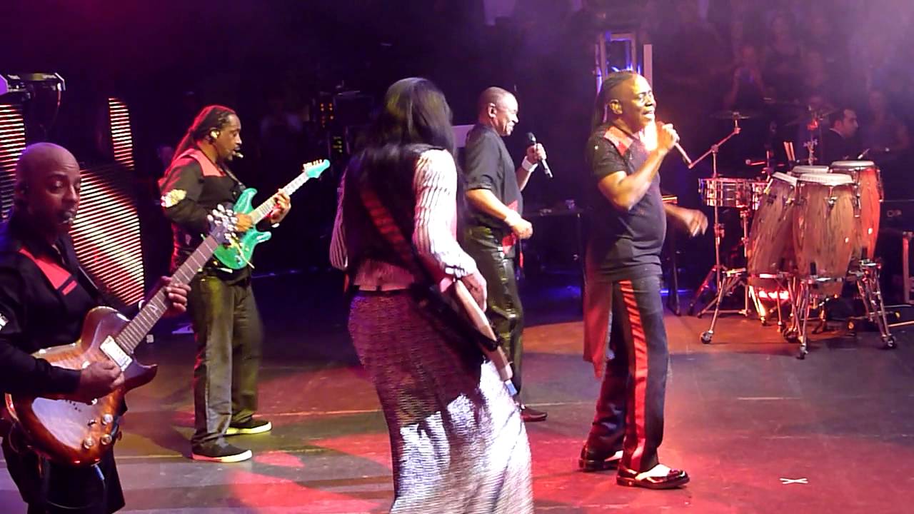 earth wind and fire let's groove tour