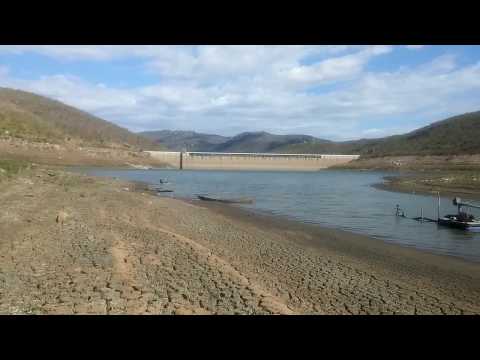 Enquanto as chuvas não chegam, Barragem de Acauã seca