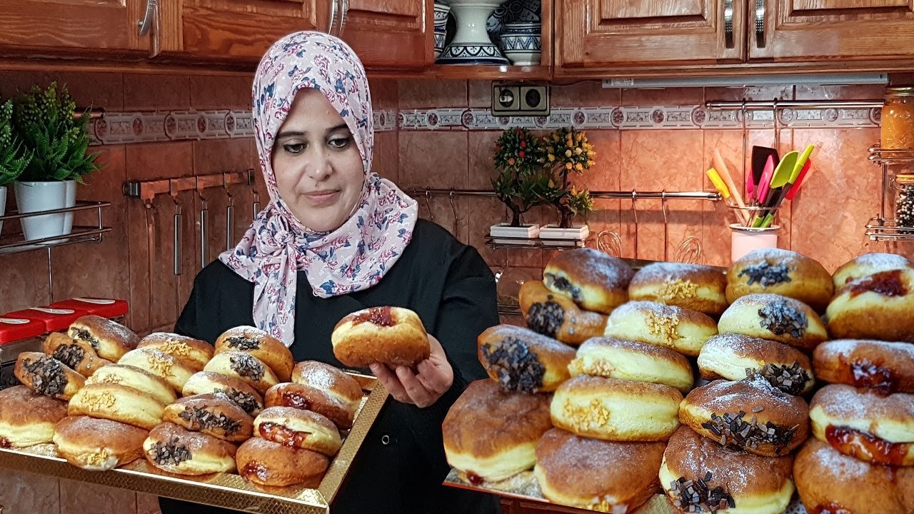 الفطائرالمحشوة  التي يعشقها الصغير قبل الكبير بمذاق جد مميز بنكهة الحوامض بدون بيض وبدون  فرن