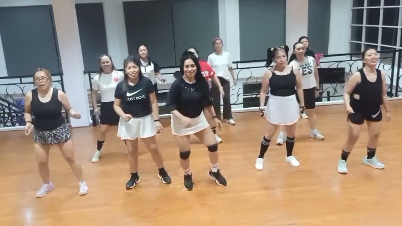 BLACK OR WHITE / DJ BABBOOSH / ZUMBA / ZIN DEWI M #zumba #dance 