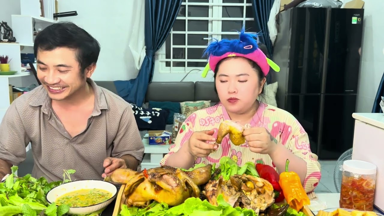 CƠM NHÀ CÙNG GĐ EM DUNG NHA CẢ NHÀ