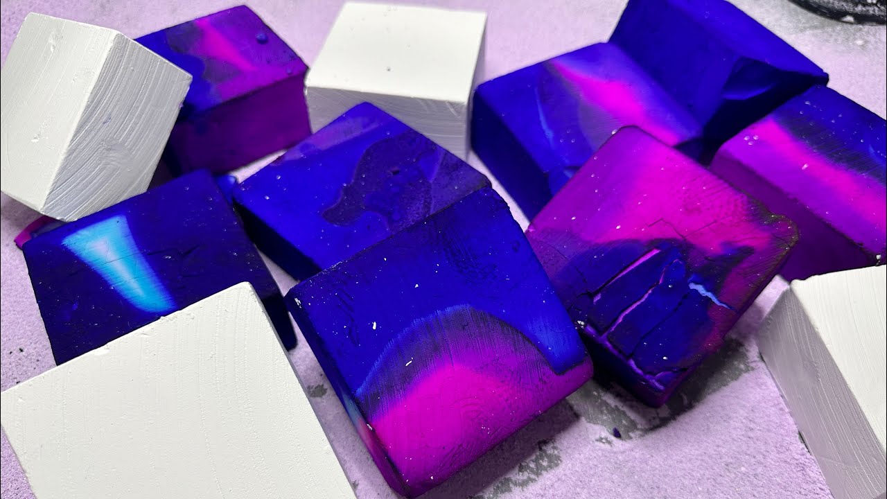 Crispy dyed gym chalk blocks💕