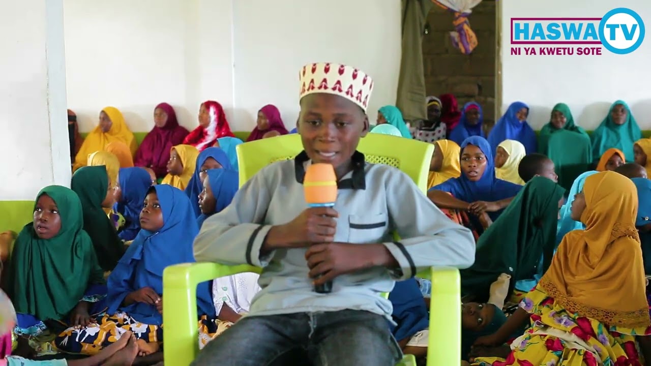 TAZAMA WATOTO WADOGO WALIVYO HIFADHI KITABU KITUKUFU