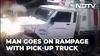 Gurugram Hospital CCTV | Patients Enraged Relative Rams Truck Into Gurgaon Hospital